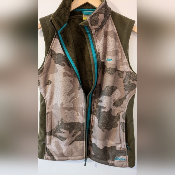Camo Hunting Vest by Cabela's Outfit Her - Women's Small - Picture 4 of 7